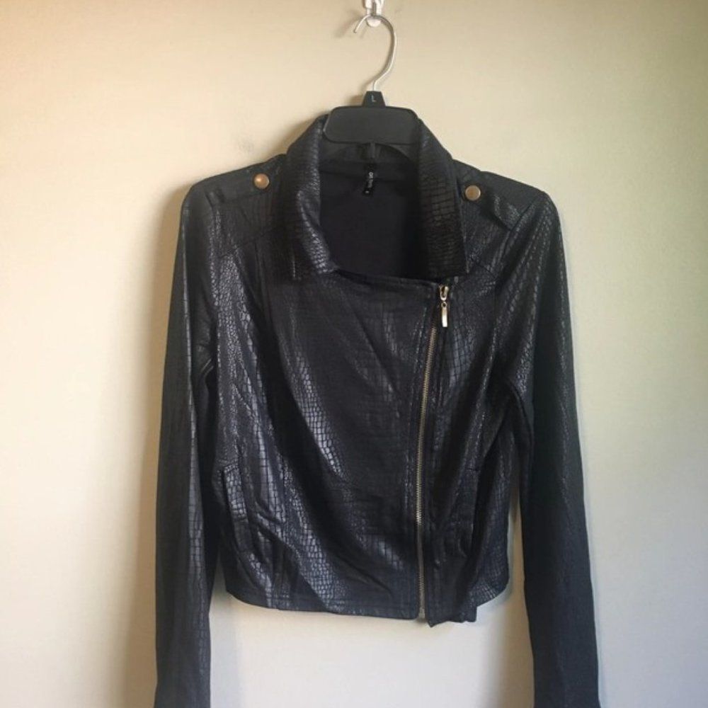 On twelth‎ medium black jacket